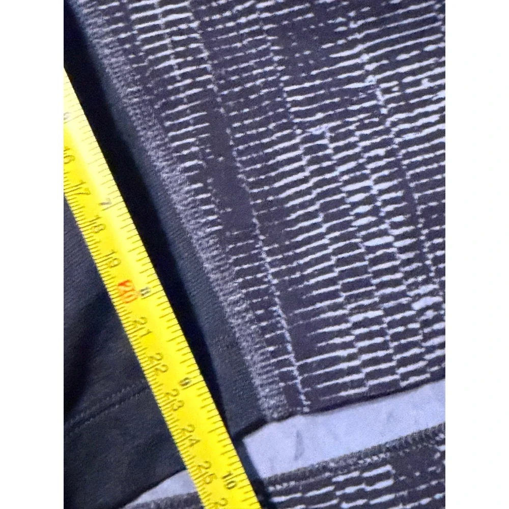 Lululemon The Short Lined Men M Black Grey Linear Glitch Athletic Training Gym